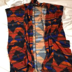 Women’s plus size sleeveless cardigan